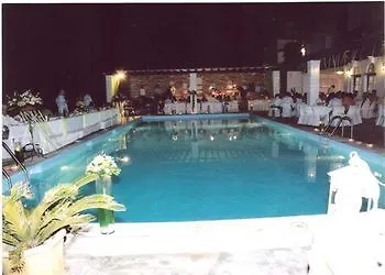 Hotel apartamentowy Carlo Agios Ioannis (Tinos)