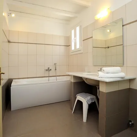 Carlo Hotel apartamentowy Agios Ioannis (Tinos)