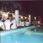 Aparthotel Carlo 3*