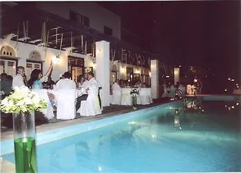 Apartahotel Carlo 3*